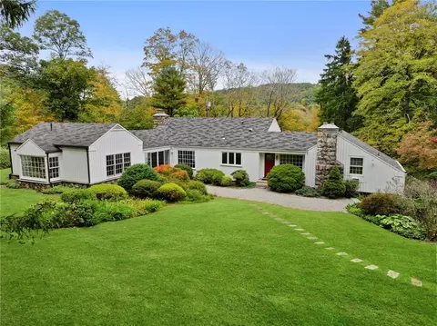 310 Stone Hill Rd, Pound Ridge, NY 10576