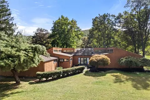 514 Peekskill Hollow Rd, Putnam Valley, NY 10579