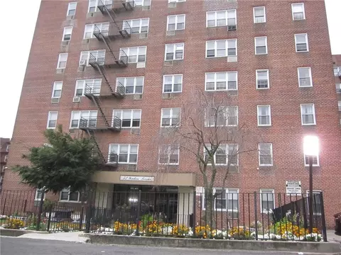 52 Yonkers Ter #4N, Yonkers, NY 10704