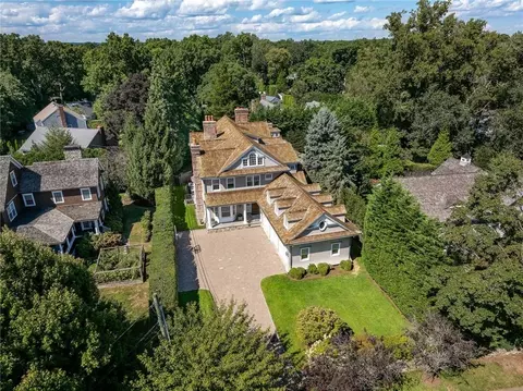 247 Riverside Ave, Greenwich, CT 06878