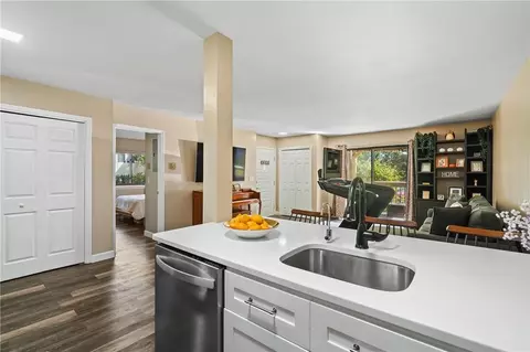 224 Lakeside Dr, Lewisboro, NY 10590