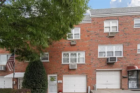 853 Kinsella St, New York, NY 10462