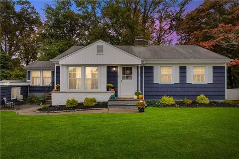2861 Hickory St, Yorktown, NY 10598