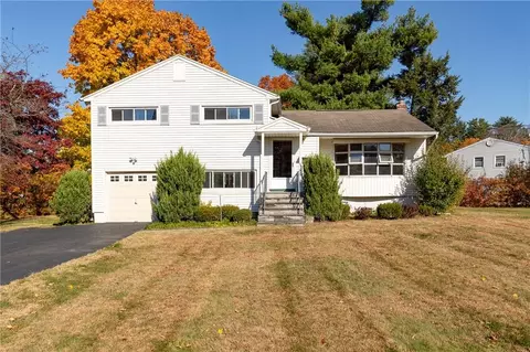 1 Lynbrook Rd, Poughkeepsie, NY 12603