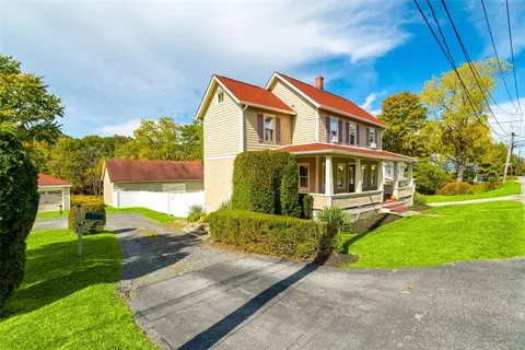 96 S Main St, Florida, NY 10921