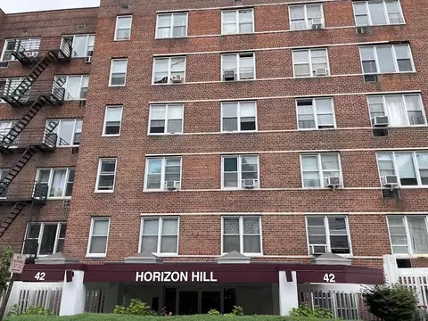 42 Pine St #2T, Yonkers, NY 10701