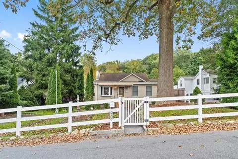 3200 Hollywood St, Yorktown, NY 10547
