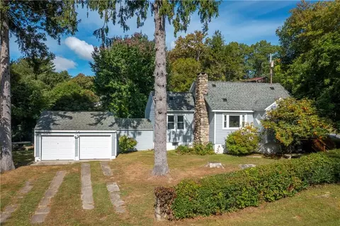 32 Lake Shore Dr, Patterson, NY 12563