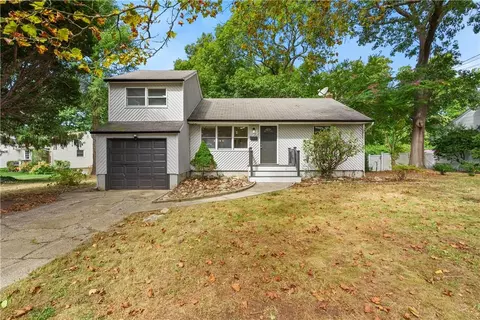 56 Quebec Dr, Huntington Station, NY 11746