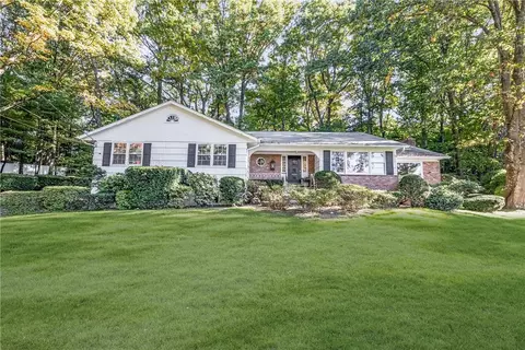 40 Meadowlark Rd, Rye Brook, NY 10573