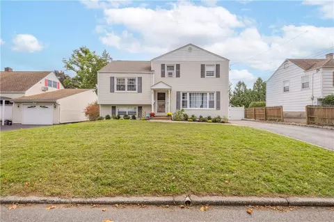 34 Rugby Rd, Yonkers, NY 10710