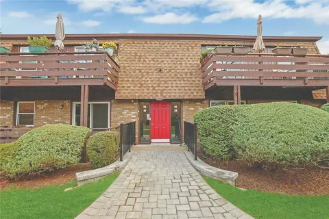 19 New Holland, Clarkstown, NY 10954