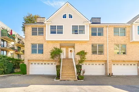 262 Drake Ave #9, New Rochelle, NY 10805