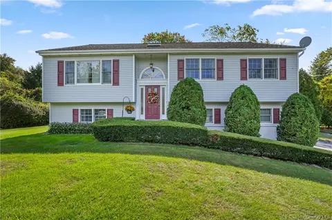 15 Hickory Dr, Southeast, NY 10509
