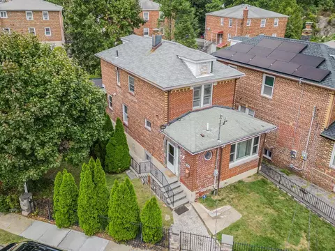 139 Hart Ave, Yonkers, NY 10704