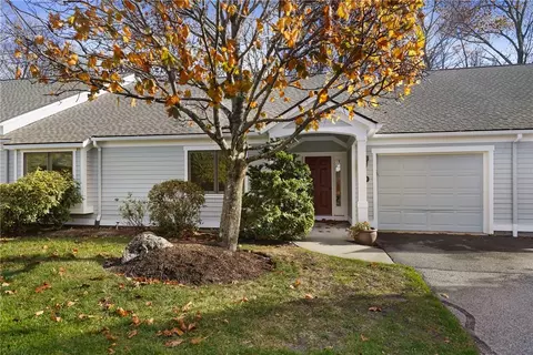 797 Heritage Hills Dr #B, Somers, NY 10589