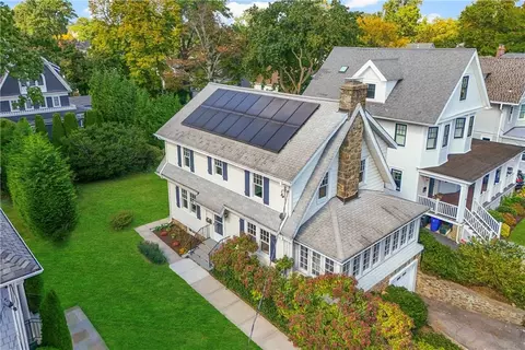 8 Gerlach Pl, Larchmont, NY 10538
