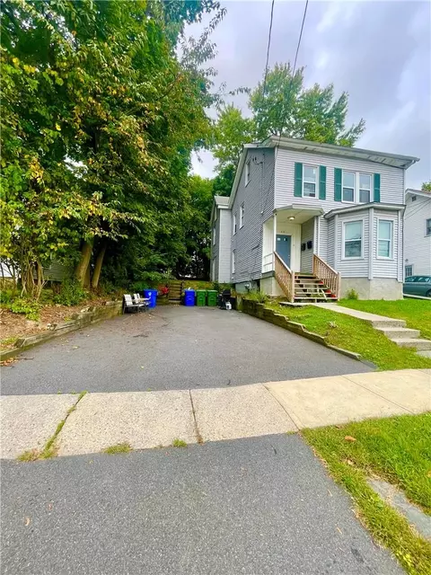26 Mills Ave, Middletown, NY 10940