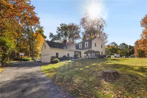 16 Raymond Rd, North Salem, NY 10560