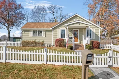 121 Prospect Ave, Maybrook, NY 12543