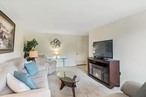 1 Lakeview Dr #3N, Peekskill, NY 10566