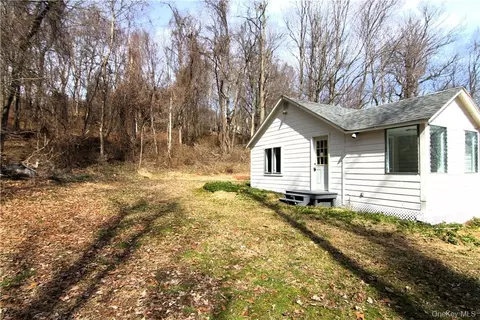 71 Miller Rd #6, Beekman, NY 12533