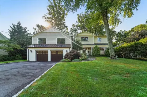 42 Paddington Rd, Scarsdale, NY 10583