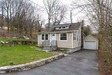 46 Putnam Dr, Kent, NY 10512