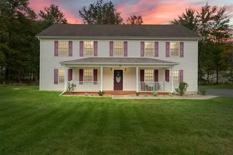 15 Lucky Ln, Washingtonville, NY 10992