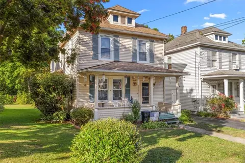16 Oak St, Newburgh, NY 12550
