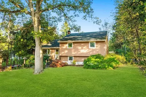 17 Meadow Ave, Washingtonville, NY 10992