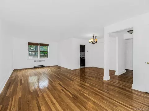 144 Ravine Ave #2C, Yonkers, NY 10701