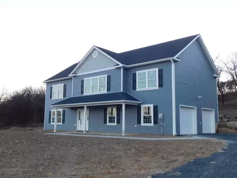 88 Quaker St, Wallkill, NY 12589