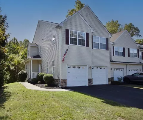 4001 Ridgecrest Dr, Wappingers Falls, NY 12590
