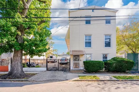 2712 Morgan Ave, New York, NY 10469