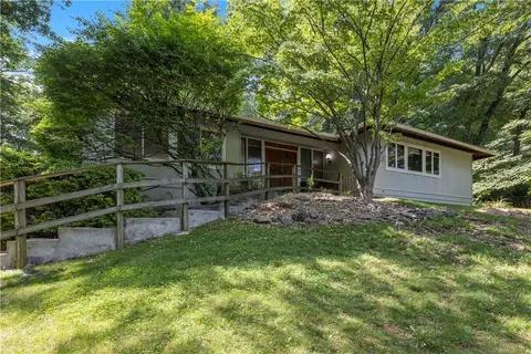 13 Tamarack Ln, Pomona, NY 10970