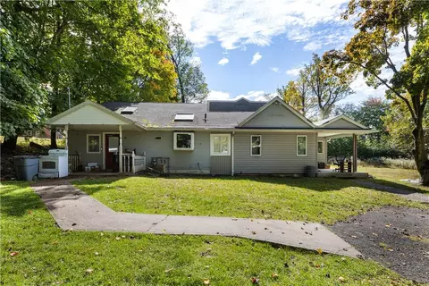 141 E Willow Tree Rd, Ramapo, NY 10952