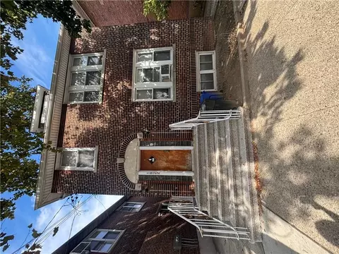 1822 Fowler Ave, New York, NY 10462