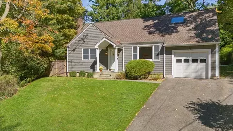 2 Forest Blvd, Greenburgh, NY 10502