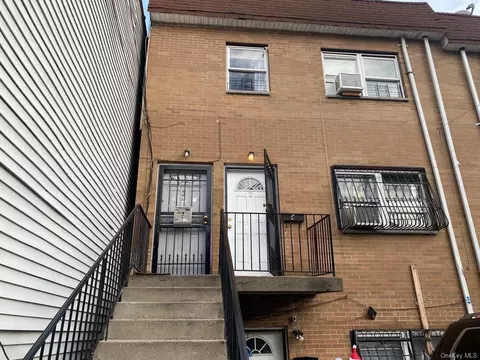 705 E 183rd St, New York, NY 10458