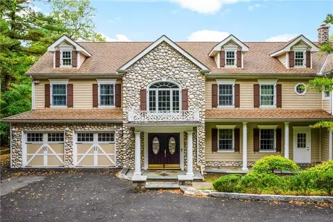 328 Sprain Rd, Greenburgh, NY 10583