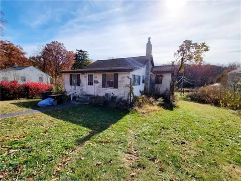 140 Glenmere Homesites Rd, Florida, NY 10921