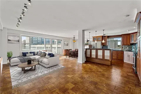 300 Martine Ave #9C, White Plains, NY 10601