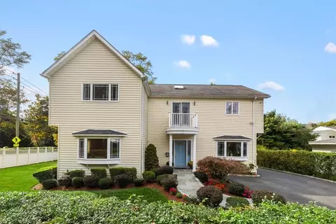 114 Huntley Dr, Greenburgh, NY 10502