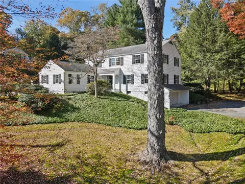 165 Valley Rd, Katonah, NY 10536