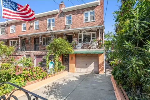 2526 Matthews Ave, New York, NY 10467