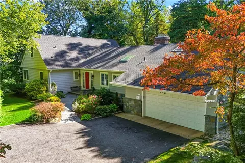 6 Sackett Dr, Larchmont, NY 10538
