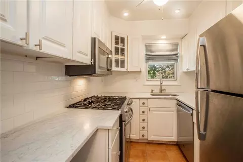 2250 Palmer Ave #3L, New Rochelle, NY 10801