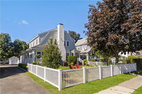 64 Longview Ave, White Plains, NY 10605