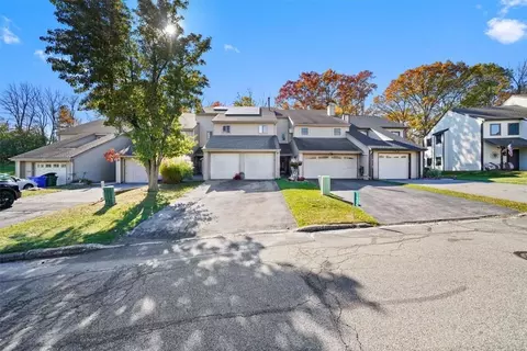 132 Country Club Dr, Florida, NY 10921
